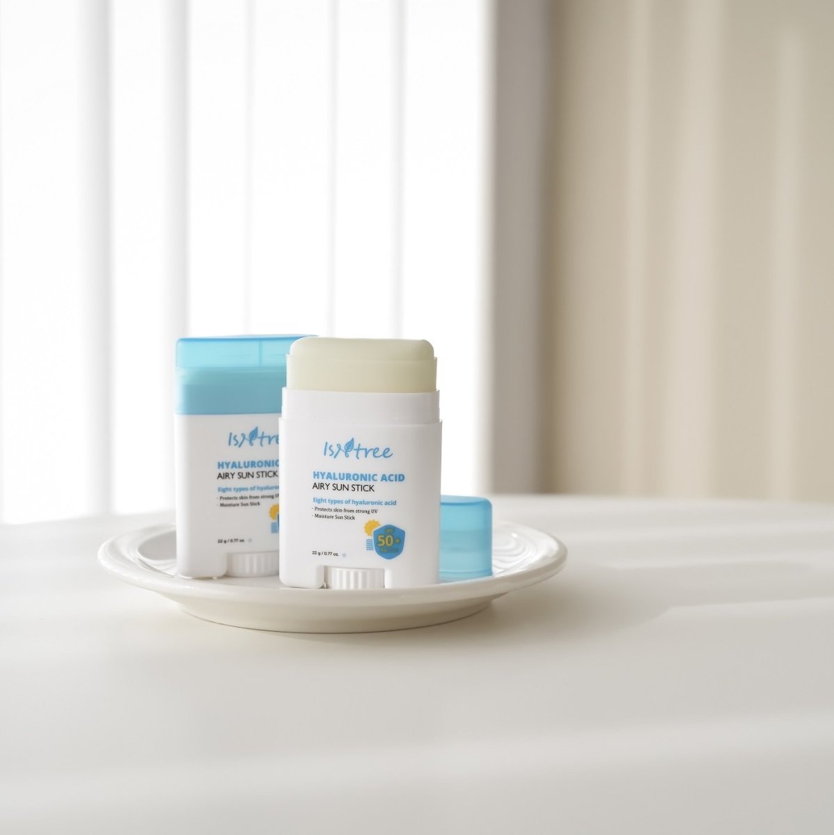 ISNTREE hyaluronic Acid Airy Sun Stick SPF50 PA++++ - BESTSKINWITHIN